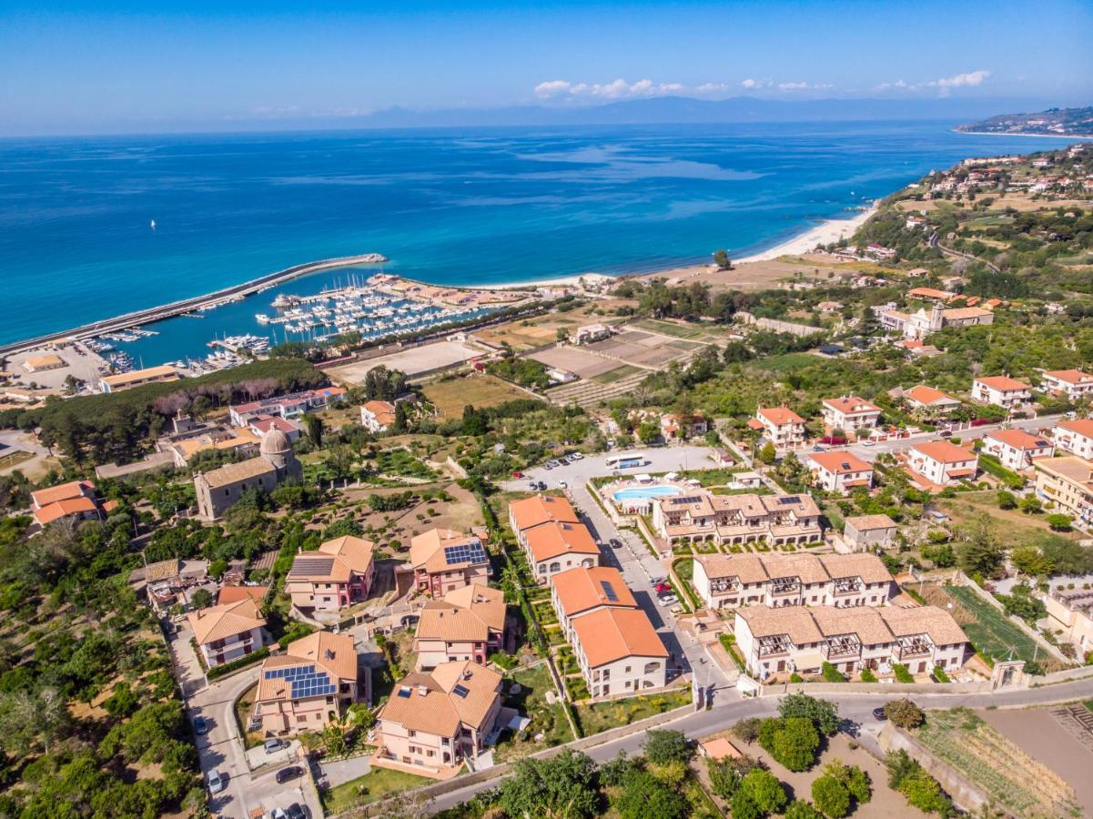 Sentido Michelizia Tropea Resort Bagian luar foto