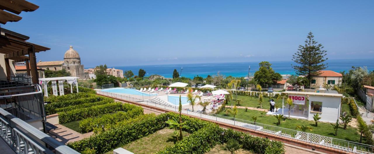Sentido Michelizia Tropea Resort Bagian luar foto