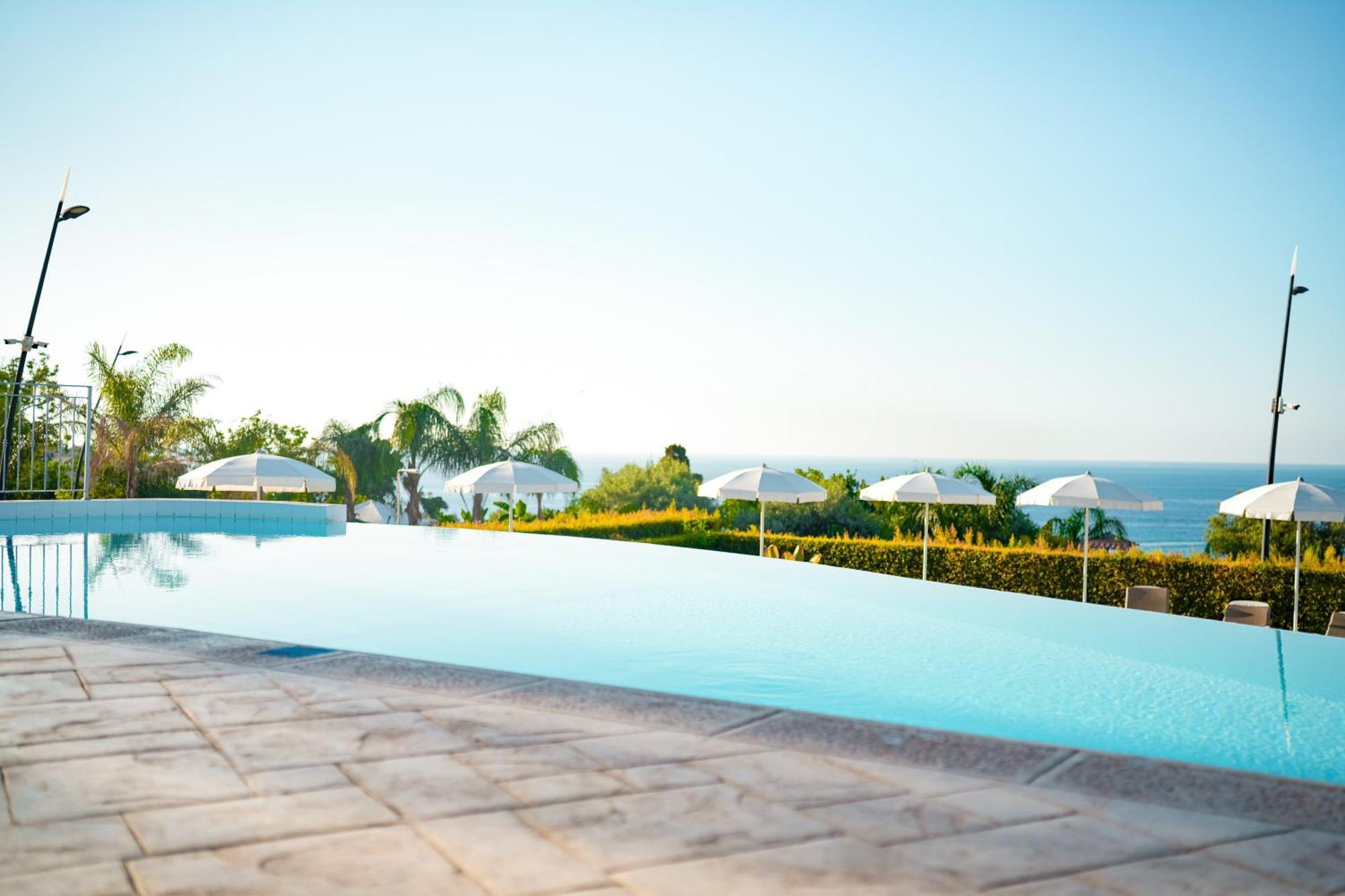Sentido Michelizia Tropea Resort Bagian luar foto
