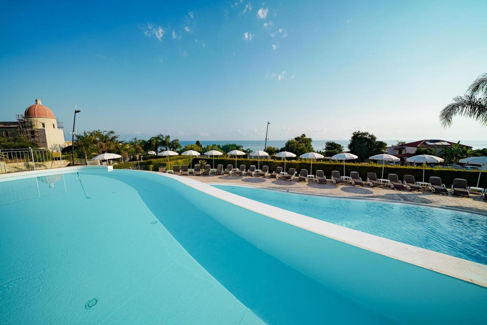 Sentido Michelizia Tropea Resort Bagian luar foto
